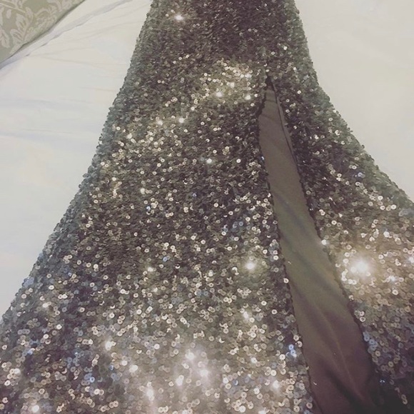 Size 4 Grey/silver Sequin Dress - Picture 3 of 4